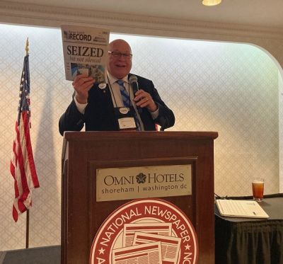 NNA Chair, John Galer, publisher of The Hillsboro Journal-News, Hillsboro, Illinois, address members of NNA in Washington, DC.